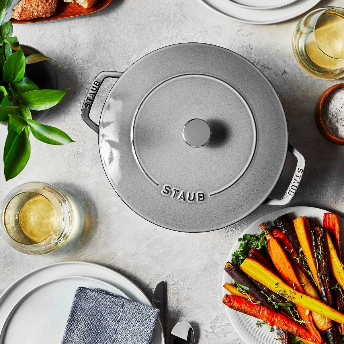 Staub 3.75 Qt. Essential French Oven | Graphite Grey 7 Staub 3.75 Qt. Essential French Oven | Graphite Grey - Image 5