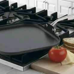 Cuisinart Chef's Classic Hard Anodized Nonstick 11" Square Griddle 7 Cuisinart Chef's Classic Hard Anodized Nonstick 11" Square Griddle -Le Creuset Shop 63020 hero