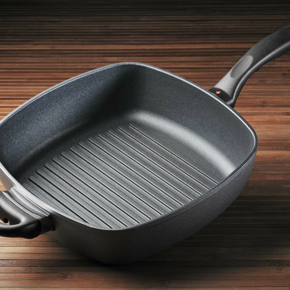 Swiss Diamond | HD Deep Square Grill Pan - 11" X 11" 8 Swiss Diamond | HD Deep Square Grill Pan - 11" X 11" - Image 6