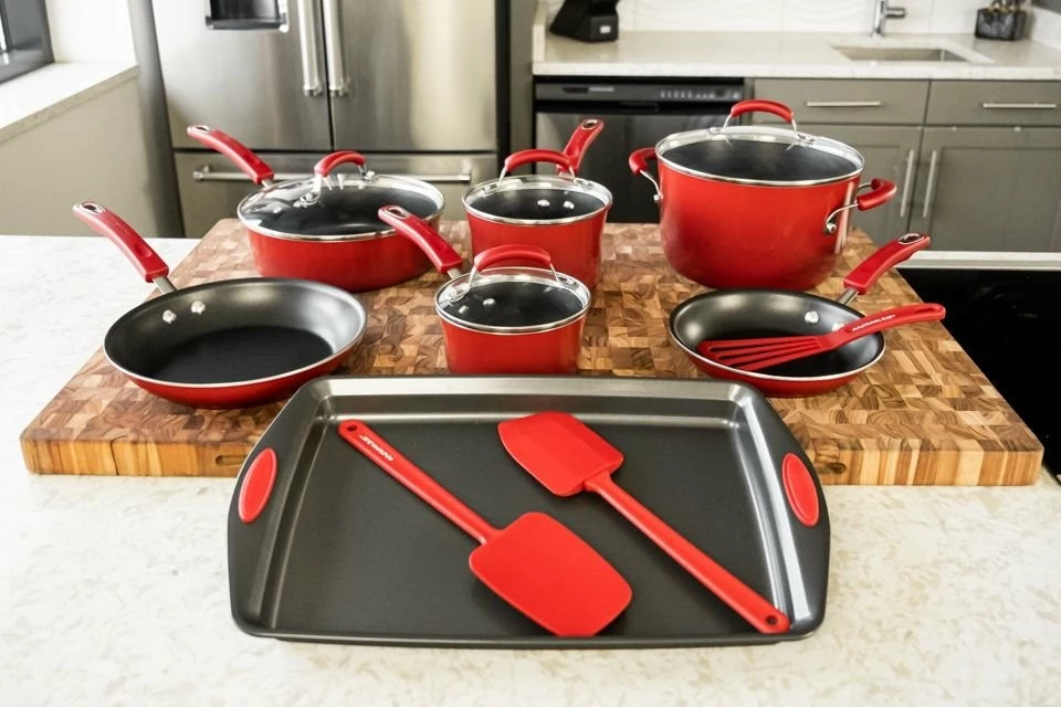 Rachael Ray Red Gradient 14 Piece Enamel Cookware Set 4 Rachael Ray Red Gradient 14 Piece Enamel Cookware Set - Image 2