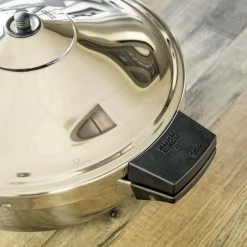 Kuhn Rikon Family Style Pressure Cooker 5 Quart Braiser 11 Kuhn Rikon Family Style Pressure Cooker 5 Quart Braiser -Le Creuset Shop dscf0984