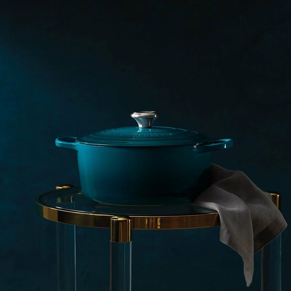 Le Creuset 5.5 Qt. Round Signature Cast Iron Dutch Oven With Stainless Steel Knob | Deep Teal 9 Le Creuset 5.5 Qt. Round Signature Cast Iron Dutch Oven With Stainless Steel Knob | Deep Teal - Image 7