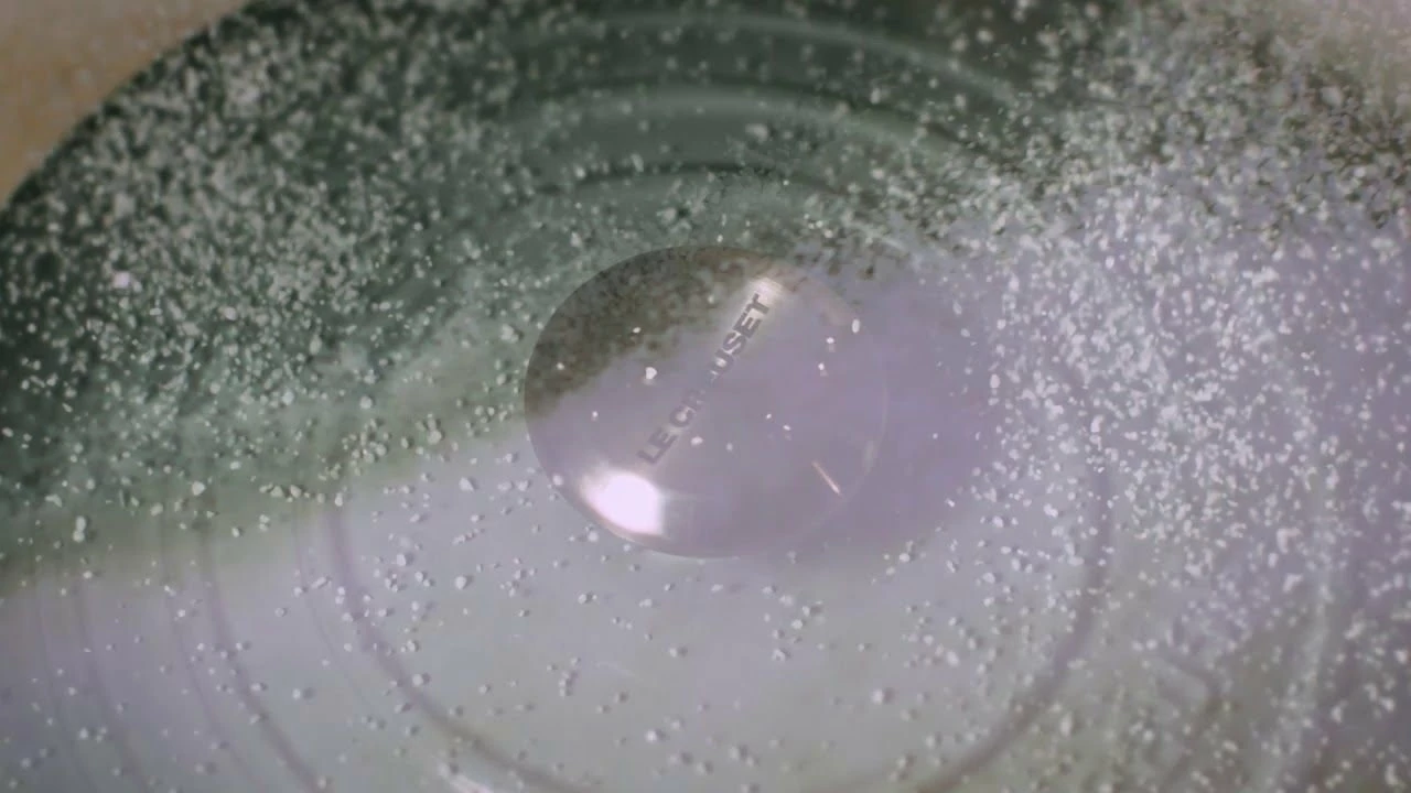 Le Creuset 10.25" Signature Square Grill Skillet | Sea Salt 6 Le Creuset 10.25" Signature Square Grill Skillet | Sea Salt - Image 4