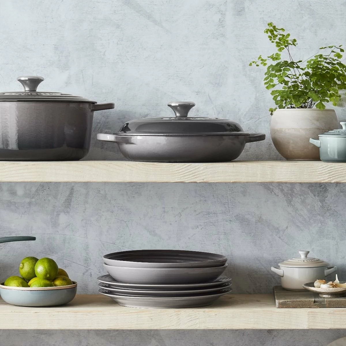 Le Creuset 2.25 Qt. Signature Enameled Cast Iron Braiser With Stainless Steel Knob | Oyster Grey 6 Le Creuset 2.25 Qt. Signature Enameled Cast Iron Braiser With Stainless Steel Knob | Oyster Grey - Image 4