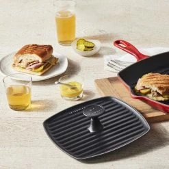 Le Creuset 9" Panini Press | Satin Black 5 Le Creuset 9" Panini Press | Satin Black -Le Creuset Shop panini