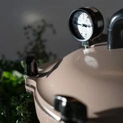 All American 1930 No.921 Pressure Canner & Cooker 21.5 Qt | Barley 12 All American 1930 No.921 Pressure Canner & Cooker 21.5 Qt | Barley -Le Creuset Shop pc 09