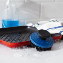 Le Creuset 9.5" Square Signature Enameled Cast Iron Grill Pan | Cerise/Cherry Red 11 Le Creuset 9.5" Square Signature Enameled Cast Iron Grill Pan | Cerise/Cherry Red -Le Creuset Shop red 2