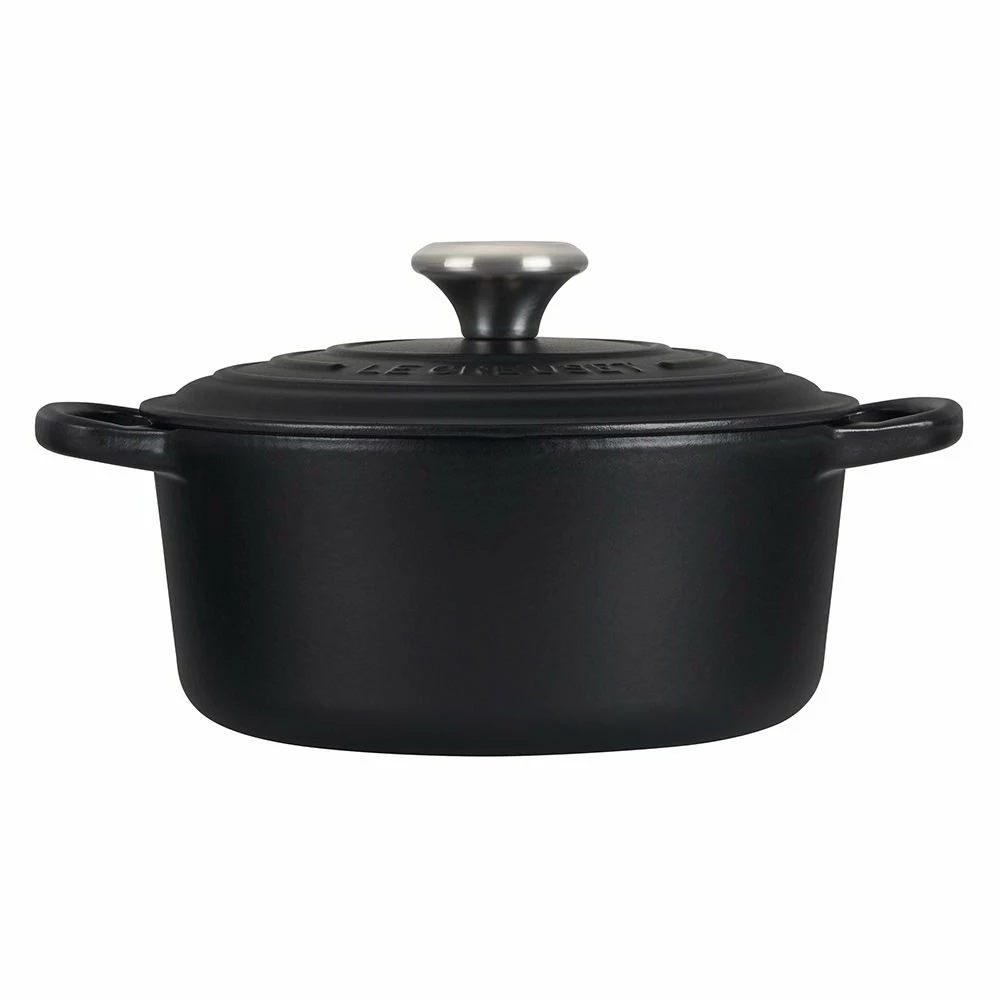 Le Creuset 3.5 Qt. Round Signature Dutch Oven With Stainless Steel Knob | Licorice 4 Le Creuset 3.5 Qt. Round Signature Dutch Oven With Stainless Steel Knob | Licorice - Image 2