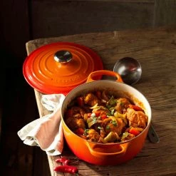 Le Creuset 4.5 Qt. Round Signature Dutch Oven With Stainless Steel Knob | Flame Orange 14 Le Creuset 4.5 Qt. Round Signature Dutch Oven With Stainless Steel Knob | Flame Orange -Le Creuset Shop rs12071 lc 20190208 nl ls 00448