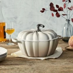 Le Creuset 4 Qt. Pumpkin Cocotte | Meringue 13 Le Creuset 4 Qt. Pumpkin Cocotte | Meringue -Le Creuset Shop rs17157 220511 lecreuset pumpkincocotte meringue sqret