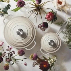 Le Creuset 5.5 Qt. Round Signature Cast Iron Dutch Oven With Stainless Steel Knob | Meringue White 14 Le Creuset 5.5 Qt. Round Signature Cast Iron Dutch Oven With Stainless Steel Knob | Meringue White -Le Creuset Shop rs9169 spring 2019 meringueflowers 1130 1