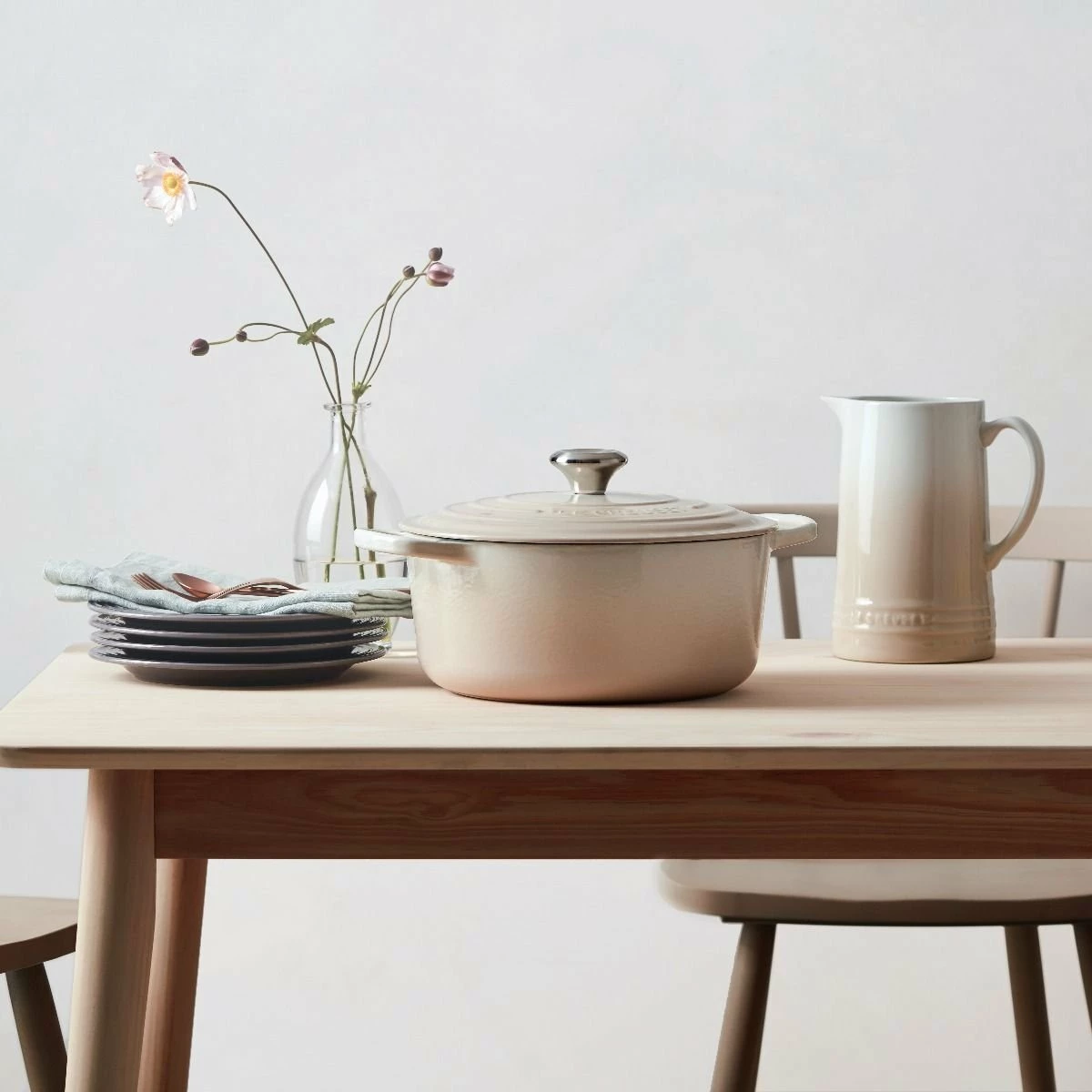 Le Creuset 5.5 Qt. Round Signature Cast Iron Dutch Oven With Stainless Steel Knob | Meringue White 8 Le Creuset 5.5 Qt. Round Signature Cast Iron Dutch Oven With Stainless Steel Knob | Meringue White - Image 6