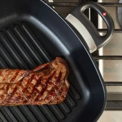 Swiss Diamond | HD Deep Square Grill Pan - 11" X 11" 12 Swiss Diamond | HD Deep Square Grill Pan - 11" X 11" -Le Creuset Shop xd66281v2